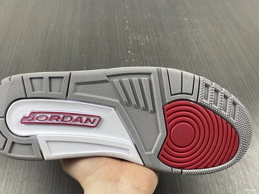 3 Red Cardinal Jordan Retro - CT8532-126 0126